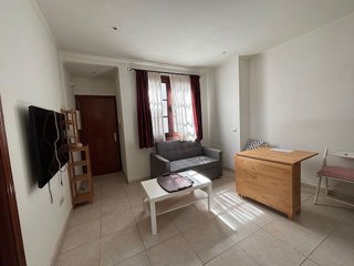 Piso en venta en La Goleta - San Felipe Neri en Málaga