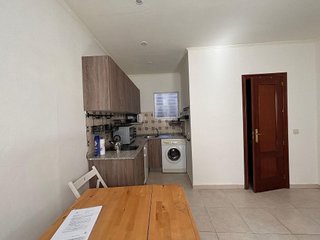 Piso en venta en La Goleta - San Felipe Neri en Málaga