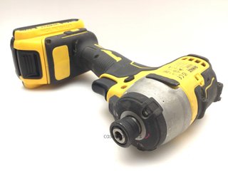 taladro a bateria dewalt dcd709