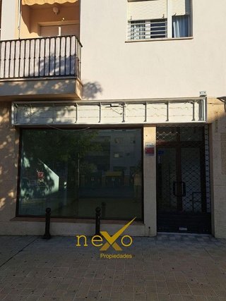 Local comercial en venta en Carmona