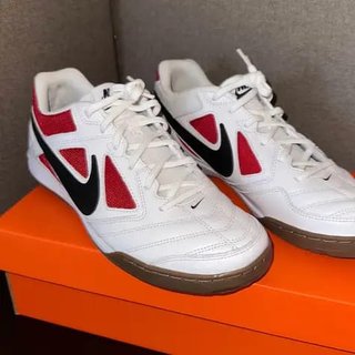 Botas Nike Blancas y Rojas