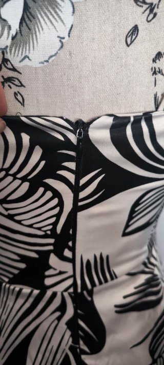 Vestido Juan Marcos floral sin tirantes