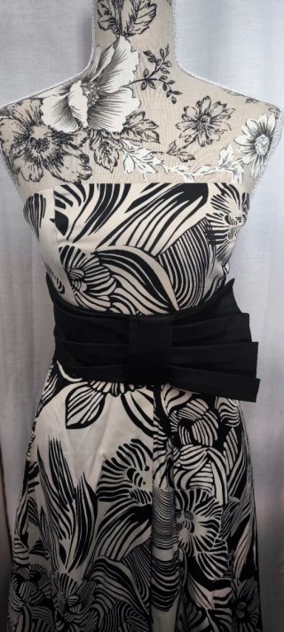 Vestido Juan Marcos floral sin tirantes