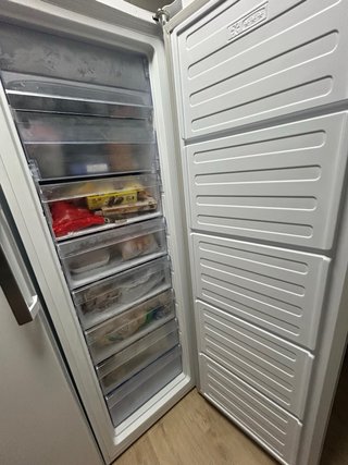 Frigorifero o Congelatore Verticale Beko