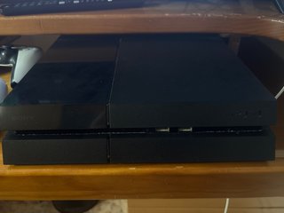 PS4 (PlayStation 4) Negra con Mando