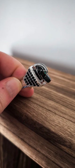 Anillo Pantera Negra con Circonitas