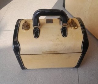 Valigia beauty Fendi anni 80 beige/nera