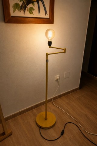 Lampada da terra industriale vintage gialla