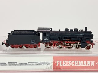 Escala N - Locomotora 038 DB Fleischmann analógica