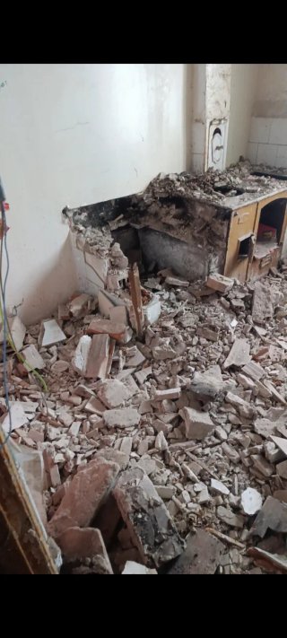 Servicios de demolición, retirada de sacos, etc