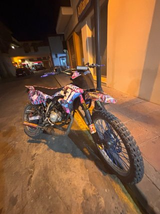 Yamaha DT Motocross Azul/Rosa