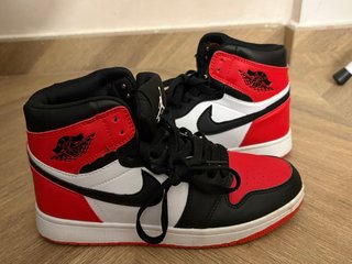 Nike Air Jordan 1 Rojo y Negro