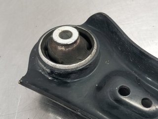 BRAZO SUSPENSION INFERIOR DELANTERO DERECHO SEAT