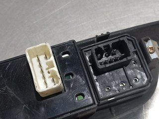 MANDO ELEVALUNAS DELANTERO IZQUIERDO HYUNDAI COUP
