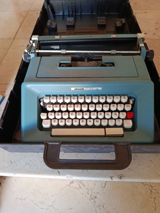 Máquina de escribir antigua