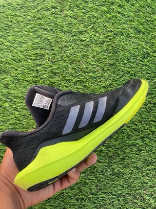 Zapatillas Adidas Negras y Verdes