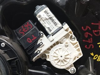 ELEVALUNAS TRASERO DERECHO VOLKSWAGEN GOLF VI (5K