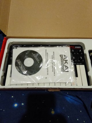 Akai MPK Mini mk1 Controller MIDI USB