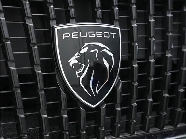 Peugeot 2008 1.2 145CV Allure  Hybrid eDCS6