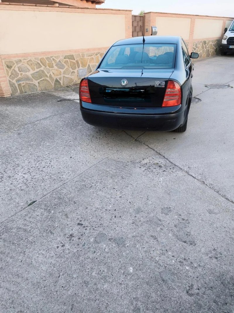 Skoda Superb 2005 - foto 1