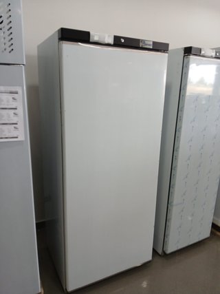 NEVERA VERTICAL CONGELADOR