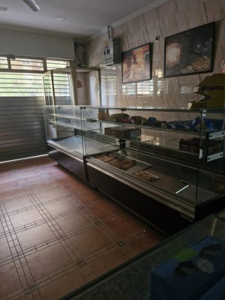 Vitrinas de pastelería.se venden por separado 1200