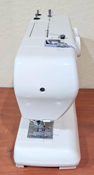 Máquina de coser Alfa Modelo 1426