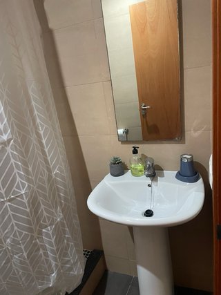 ALQUILO HABITACIÓN A MUJER l