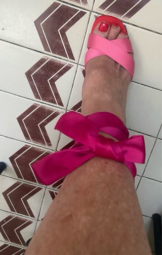 Sandalias tacón color block con lazada