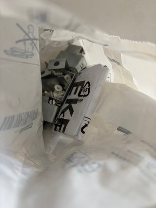 Fermalibri per scaffali Eket di Ikea
