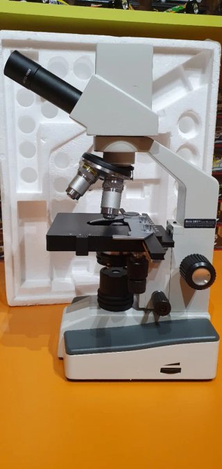 Microscopio Motic DM 111 Digital