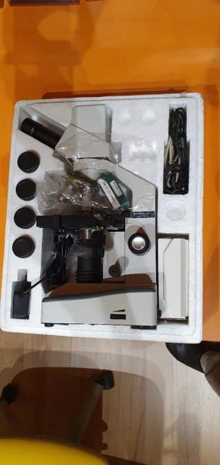 Microscopio Motic DM 111 Digital