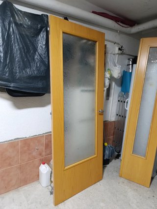 Puertas de haya vaporizada.