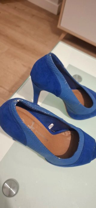 Zapatos de tacón alto azul