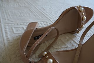 Sandalias Miryan tacón ancho perlas como nuevas
