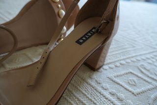 Sandalias Miryan tacón ancho perlas como nuevas
