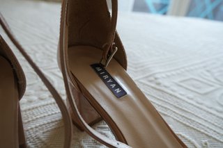 Sandalias Miryan tacón ancho perlas como nuevas