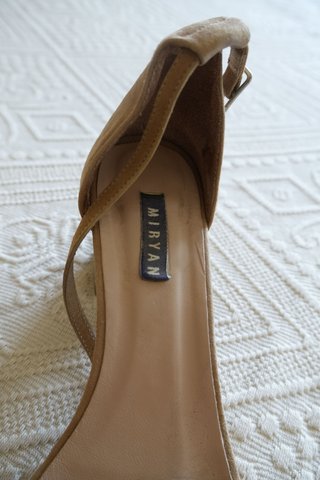 Sandalias tacón ancho Miryan beige