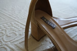 Sandalias tacón ancho Miryan beige
