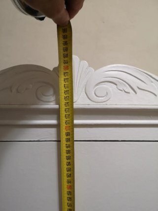Armario antiguo de madera blanco