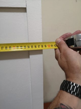 Armario antiguo de madera blanco
