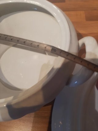 Sopera y bandeja de cerámica