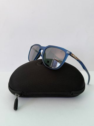 Occhiali da sole Oakley Thurso Prizm Grey