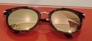 Gafas de sol Guess marrones y plateadas
