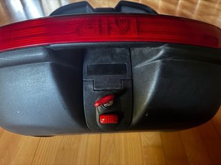 BAÚL TRASERO MOTO GIVI MONKEY. COMO NUEVO
