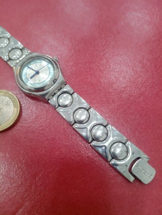 Reloj Swatch Mujer Plata y Azul