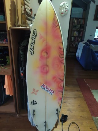 Tabla de surf con funda