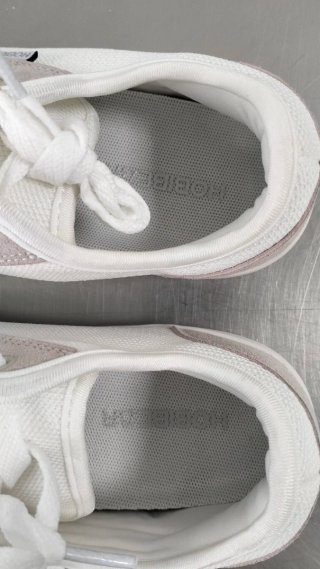 Zapatillas Hobibear Mujer Blancas y detalle marrón