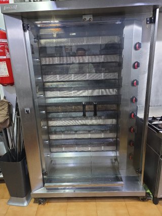 Asador de pollos profesional