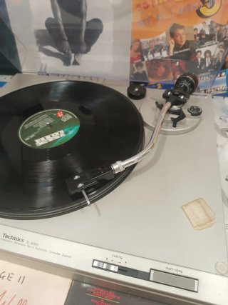 Tocadiscos Technics japonés